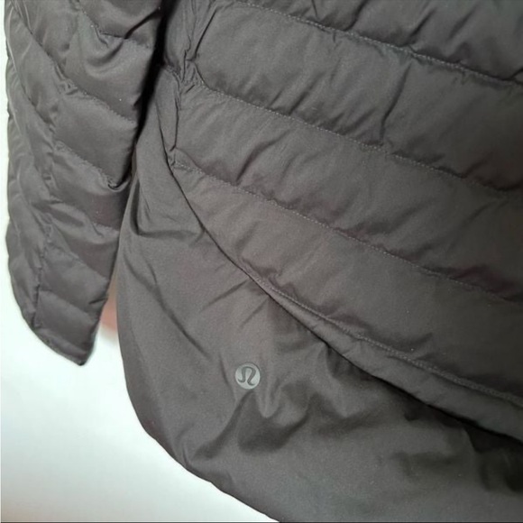 LULULEMON
Lightweight Relaxed Fit Down Puffer - Picture 2 of 4